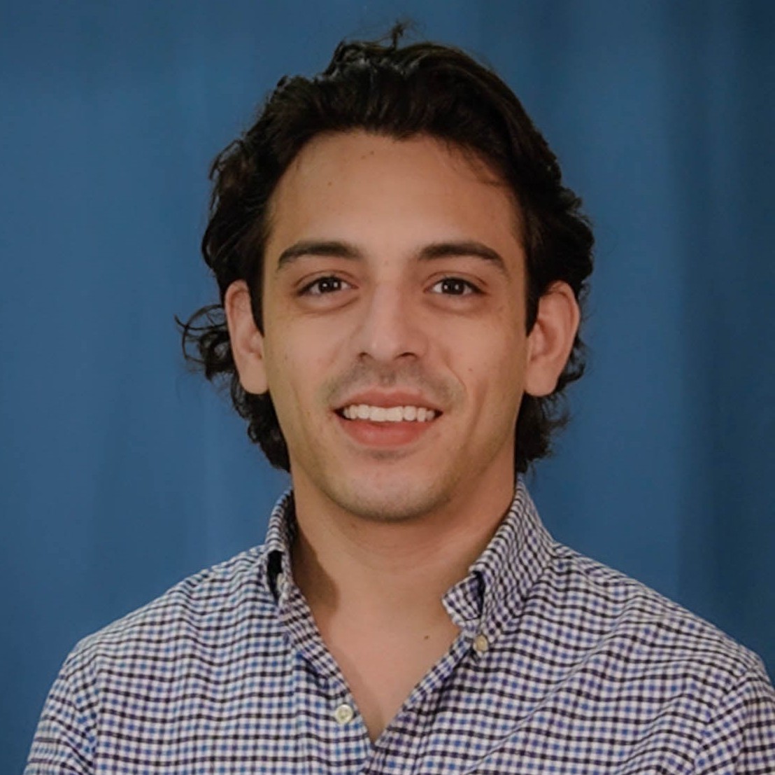 Psicólogo Fortino Velderrain en Los Mochis, especialista en terapia de adolescentes